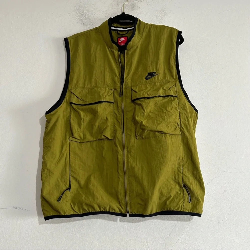 Nike Tech Woven Utility Repel Zip Up Vest Green Medium Gorpcore Outdoor Granola